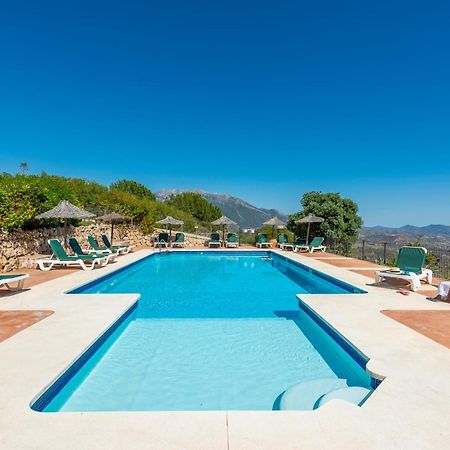 Cantueso Holiday Park Periana Екстериор снимка