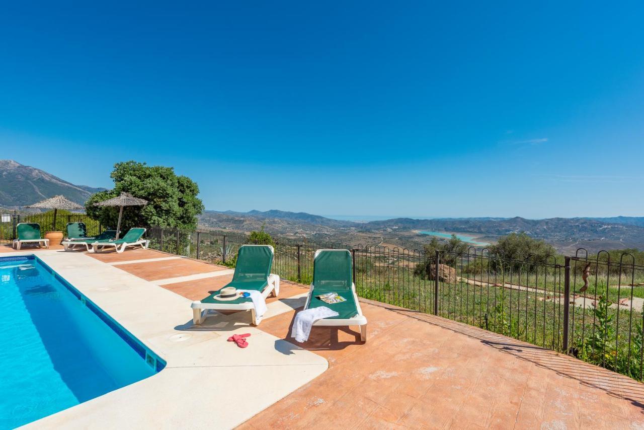 Cantueso Holiday Park Periana Екстериор снимка