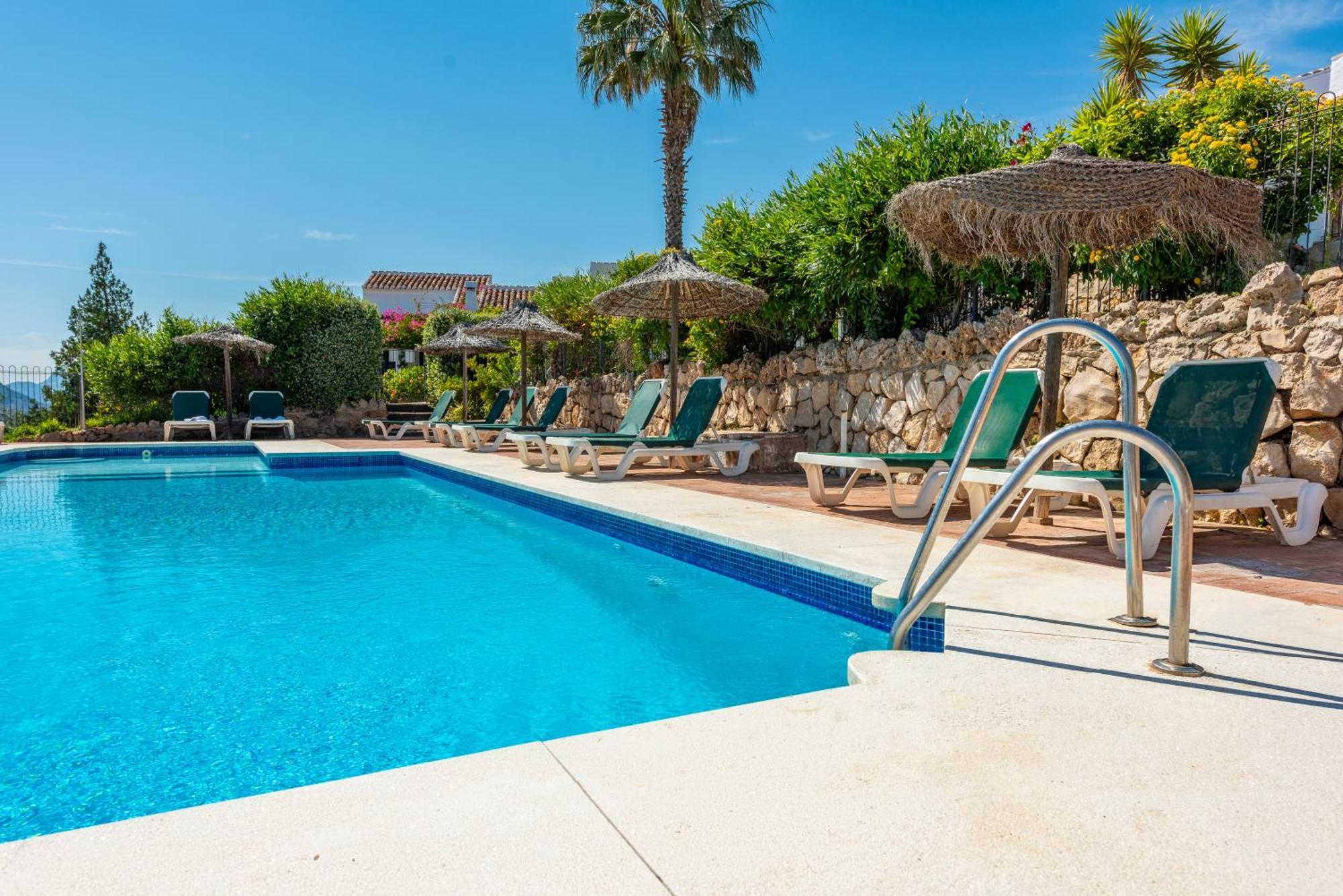 Cantueso Holiday Park Periana Екстериор снимка